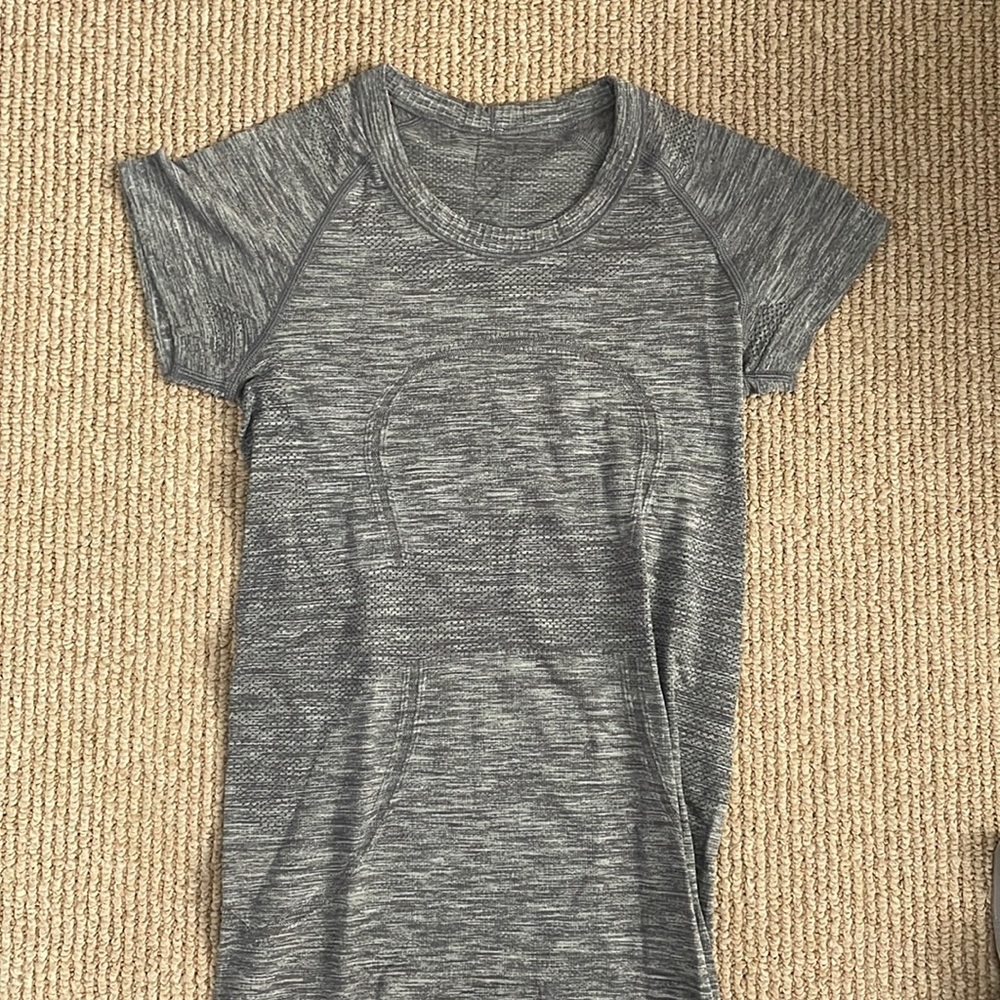 Gray lululemon swiftly tech short sleeve